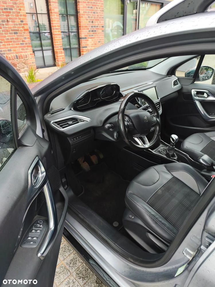 Peugeot 2008 PureTech 130 GPF Stop&Start Allure - 11
