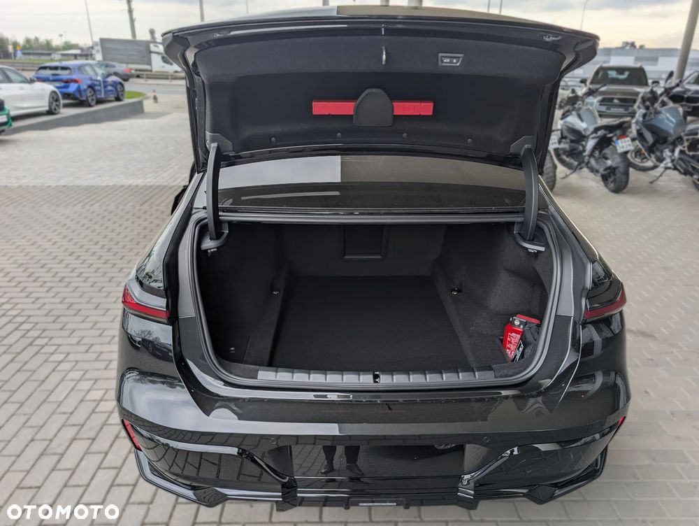BMW Seria 7 740d xDrive mHEV M Sport sport - 7