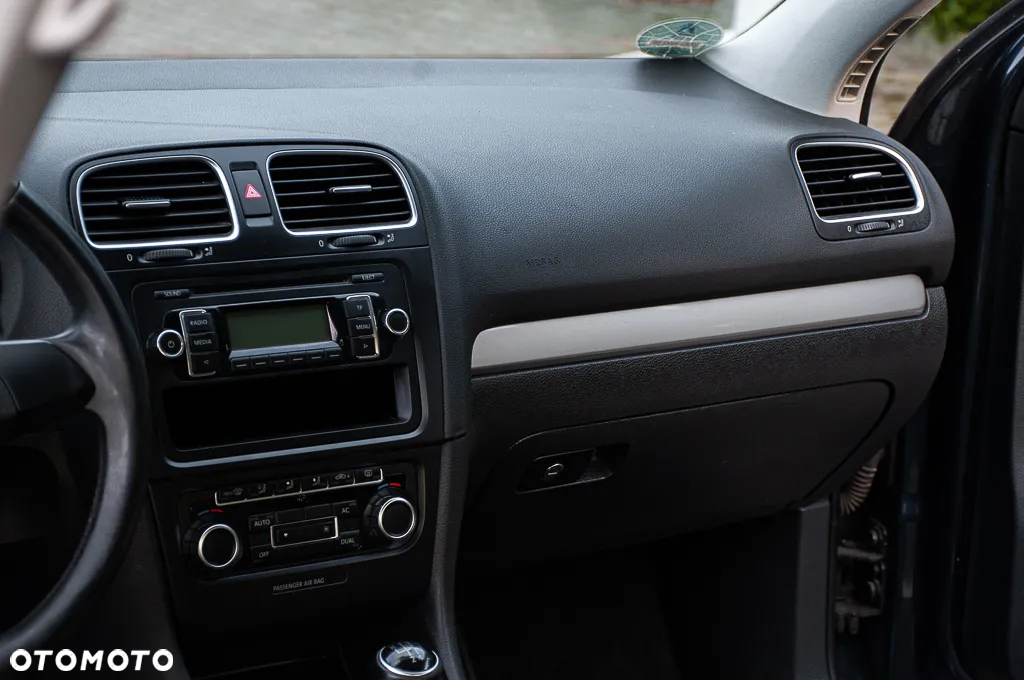 Volkswagen Golf - 27