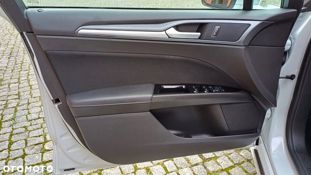 Ford Mondeo 2.0 TDCi STart-Stopp Titanium - 20