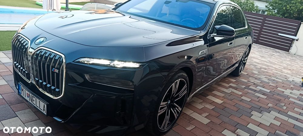 BMW Seria 7 M760e PHEV xDrive Individual Edition sport - 1