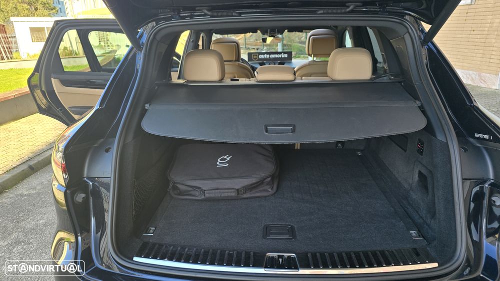 Porsche Cayenne - 21