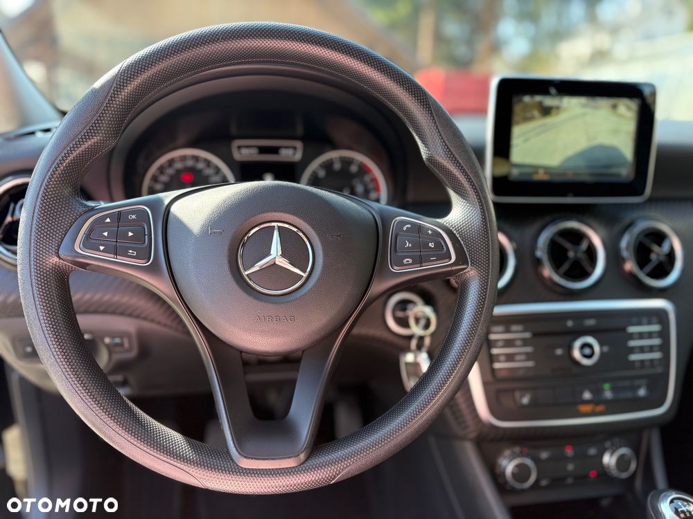 Mercedes-Benz GLA - 21