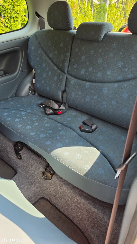 Toyota Yaris 1.0 Base - 10