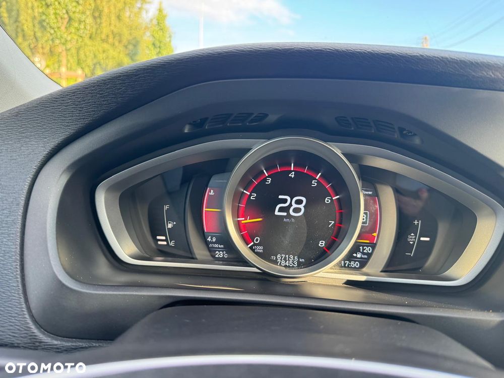 Volvo V40 T2 Kinetic - 23
