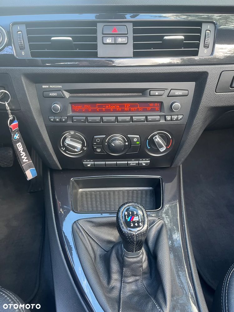 BMW Seria 3 320d - 23