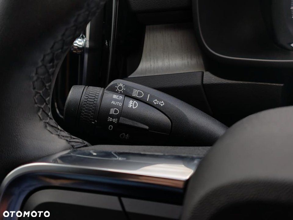 Volvo XC 40 - 25