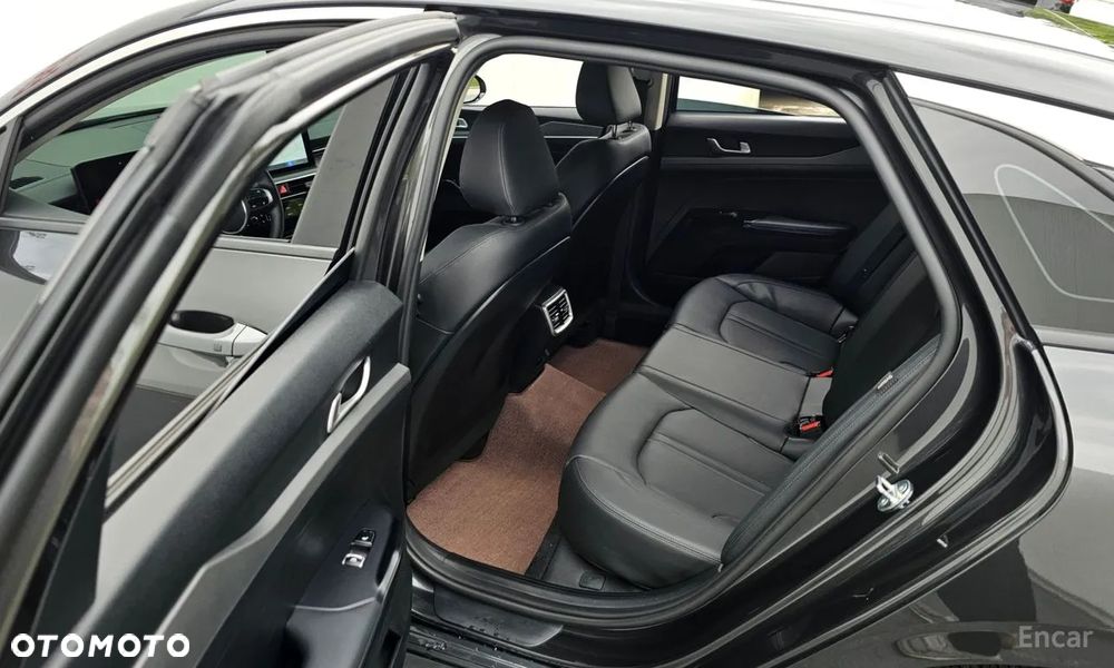 Kia K5 - 13