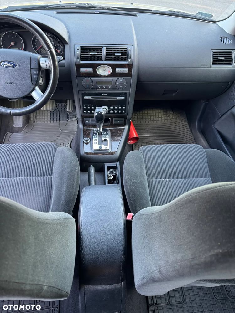 Ford Mondeo - 24