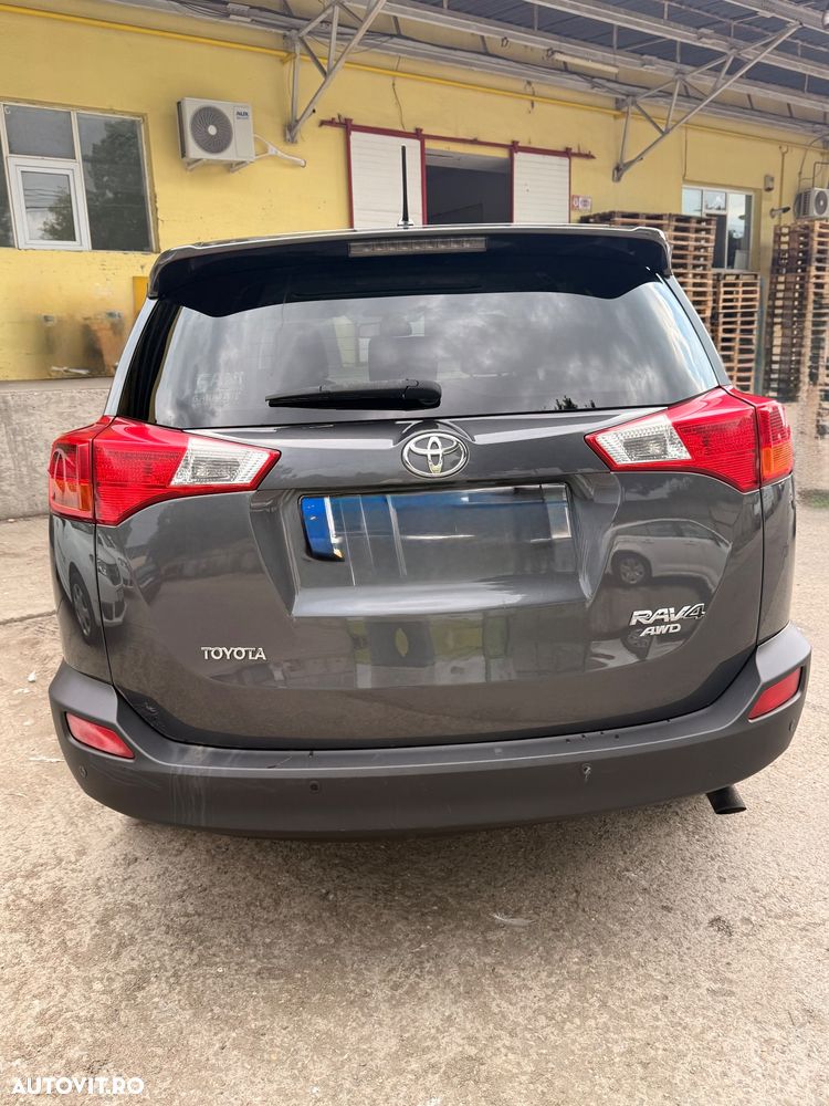 Toyota RAV4 2.2 D-4D Luxury - 10