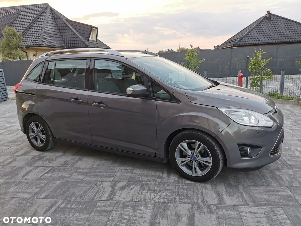 Ford Grand C-MAX - 34