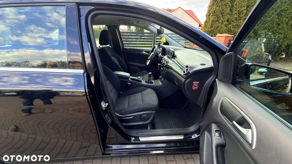Mercedes-Benz Klasa B 180 BlueEFFICIENCY Edition Style - 30