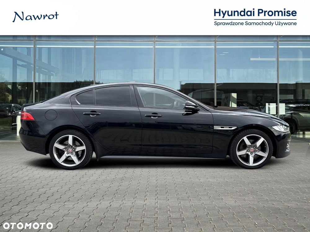 Jaguar XE 2.0 D AWD R-Sport - 6