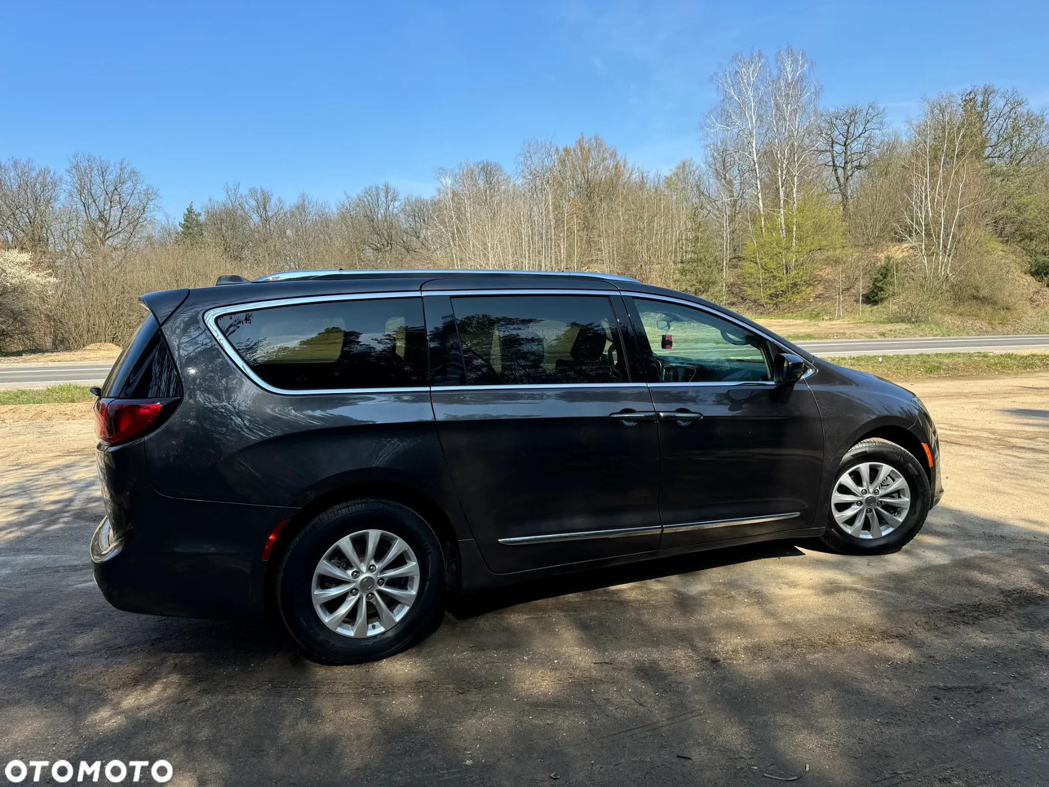Chrysler Pacifica - 4