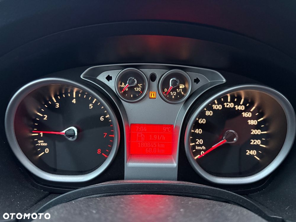 Ford Focus 1.6 16V Sport - 11