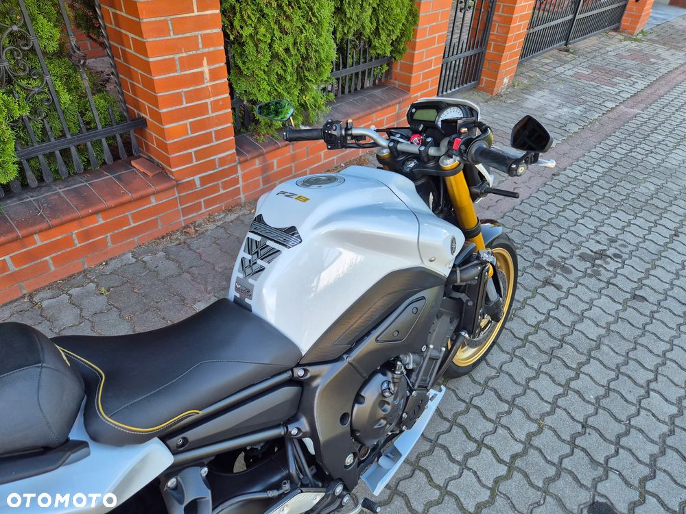 Yamaha FZ8 - 24