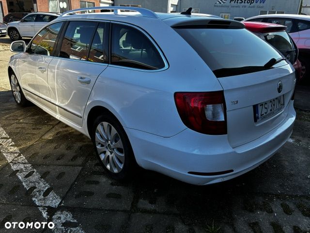 Skoda Superb 2.0 TDI DSG L&K - 4