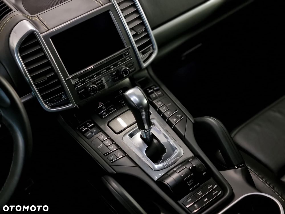 Porsche Cayenne - 35