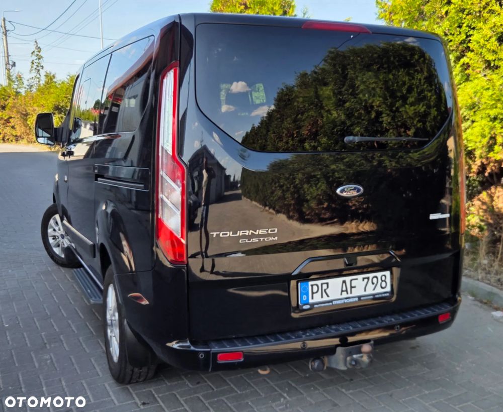 Ford Tourneo Custom 2.0 EcoBlue L1 Titanium - 12