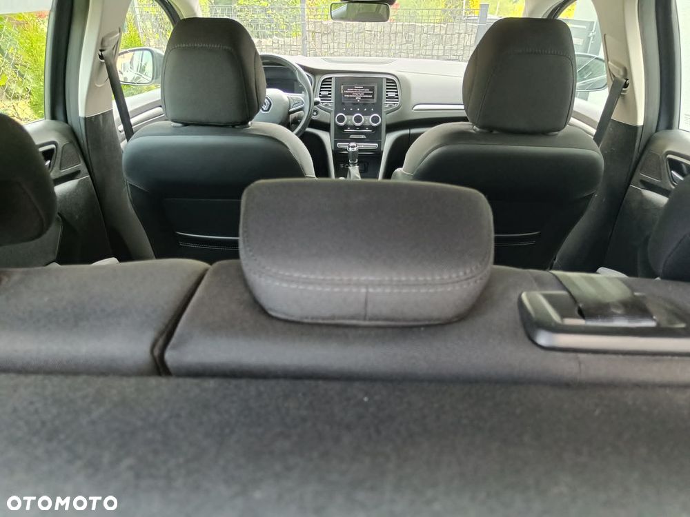 Renault Megane 1.5 Blue dCi Zen - 8