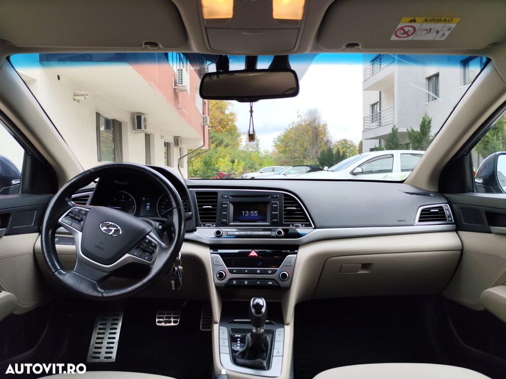 Hyundai Elantra - 7