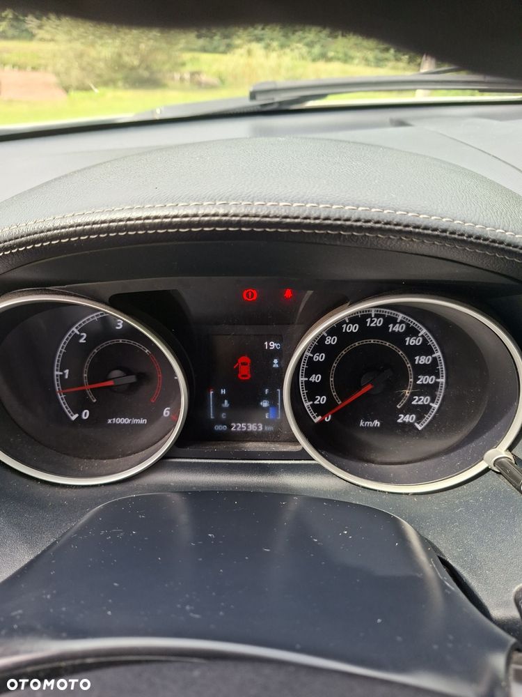 Mitsubishi Outlander - 3