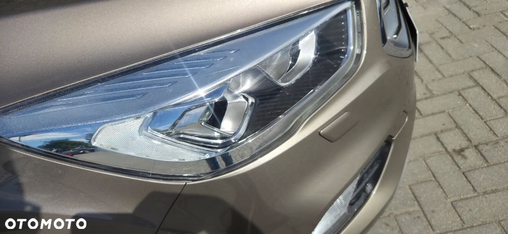 Ford Kuga 1.5 EcoBoost 2x4 Titanium - 20