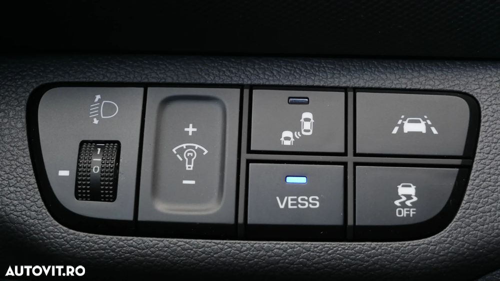 Hyundai IONIQ 1.6 GDI Premium - 23