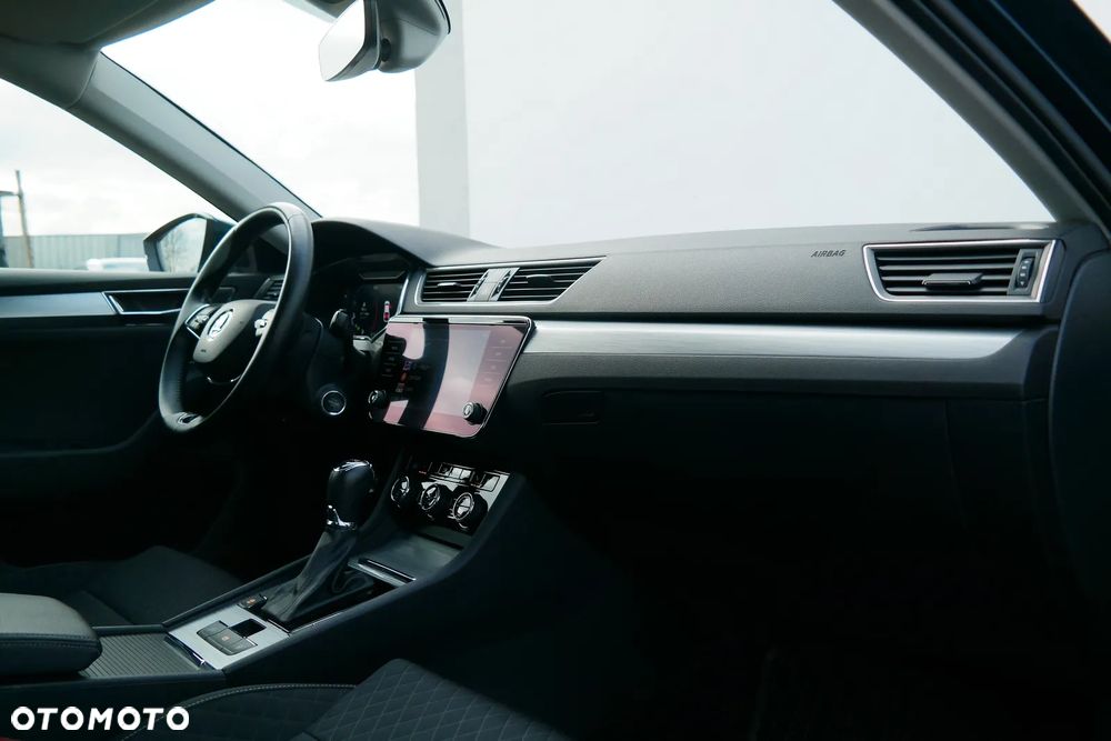 Skoda Superb 2.0 TSI Ambition DSG - 9