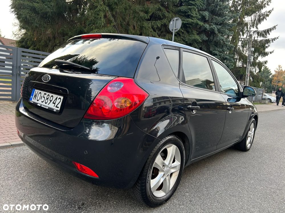 Kia Ceed 1.6 Comfort + - 26
