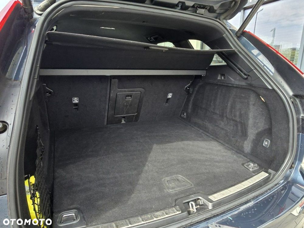 Volvo XC 60 B5 D AWD Inscription - 9