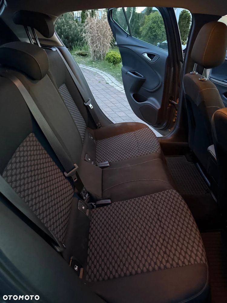 Opel Astra 1.4 T Dynamic S&S - 9