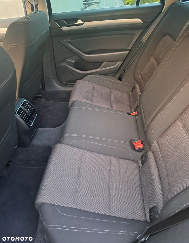 Volkswagen Passat 2.0 TDI (BlueMotion Technology) DSG Comfortline - 25