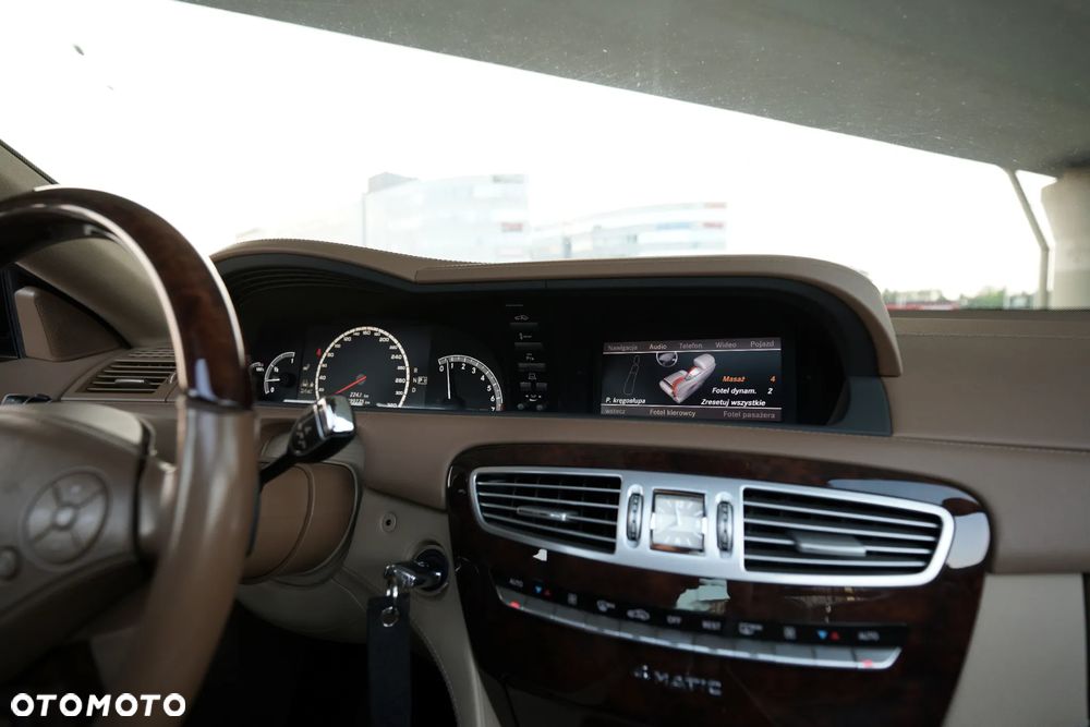 Mercedes-Benz CL 500 4-Matic BlueEff - 23