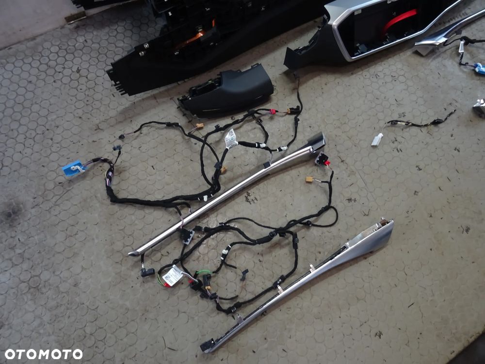 QQ2 led ambiente oswietlenie kolor Audi A6 C8 czesci - 4