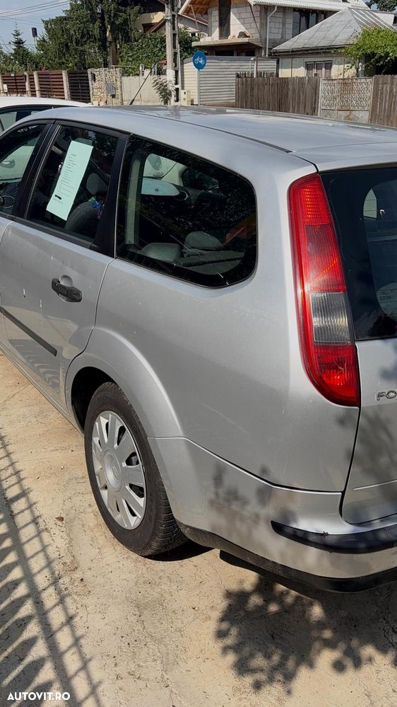 Ford Focus 1.6 16V Ghia - 6