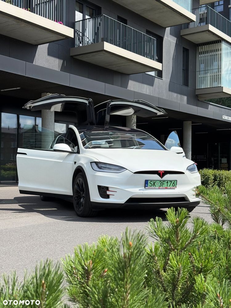 Tesla Model X 75 D - 1