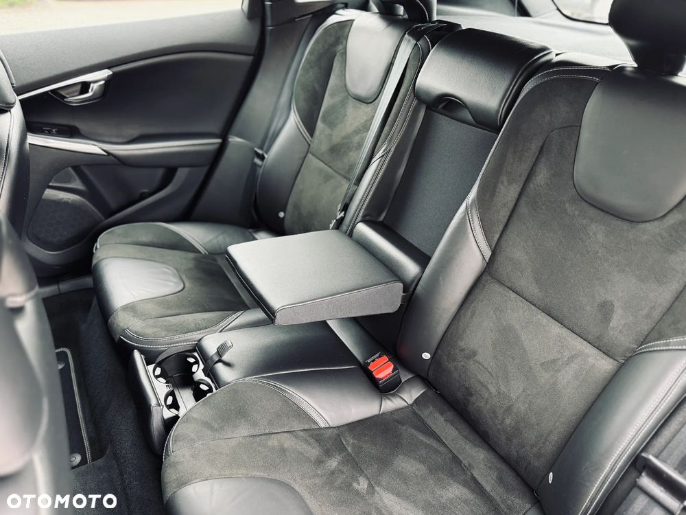 Volvo V40 D2 Drive-E R-Design Momentum - 15