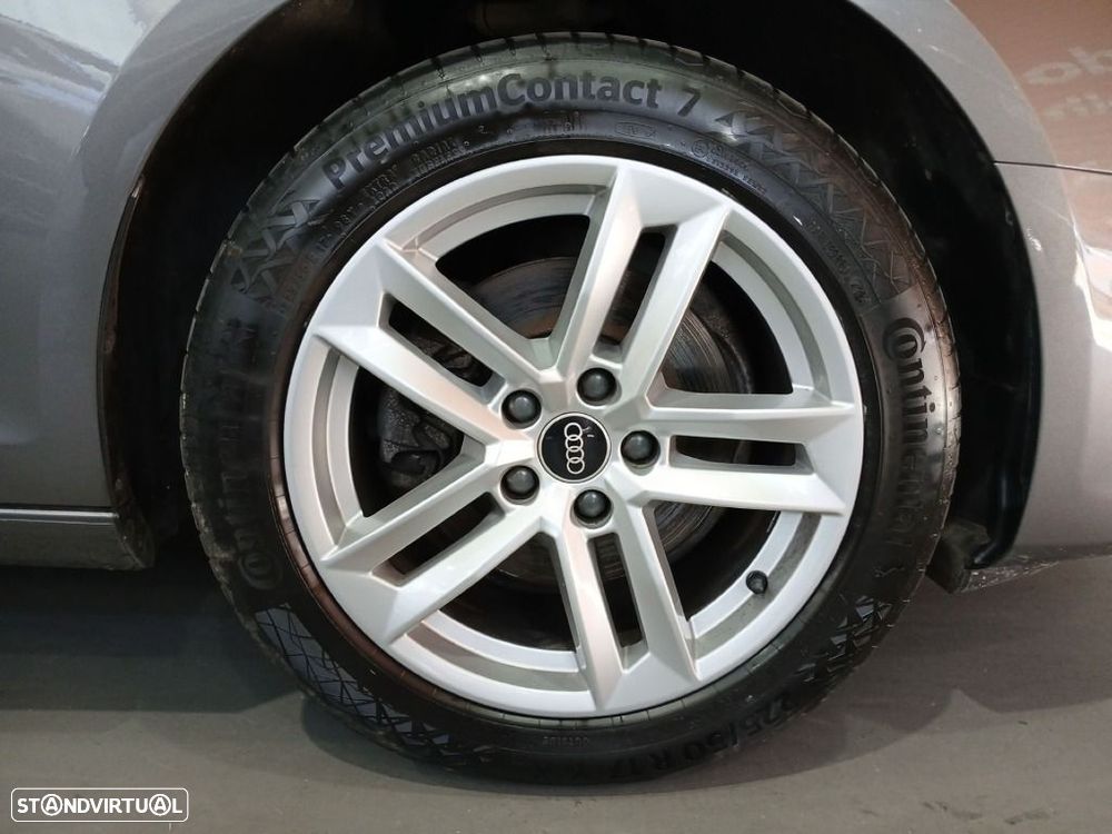 Audi A4 Avant 30 TDI S tronic - 26