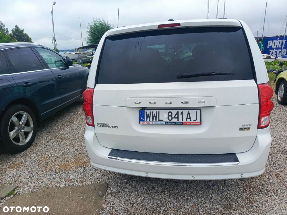 Dodge Grand Caravan - 14