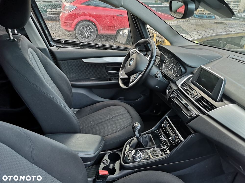 BMW Seria 2 218d Sport Line - 32