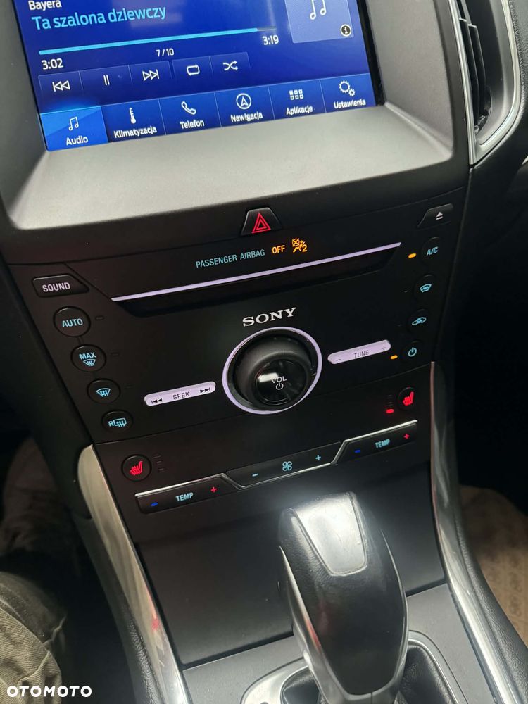 Ford S-Max - 11