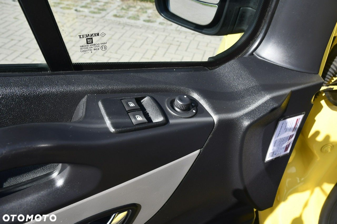 Renault Trafic - 13