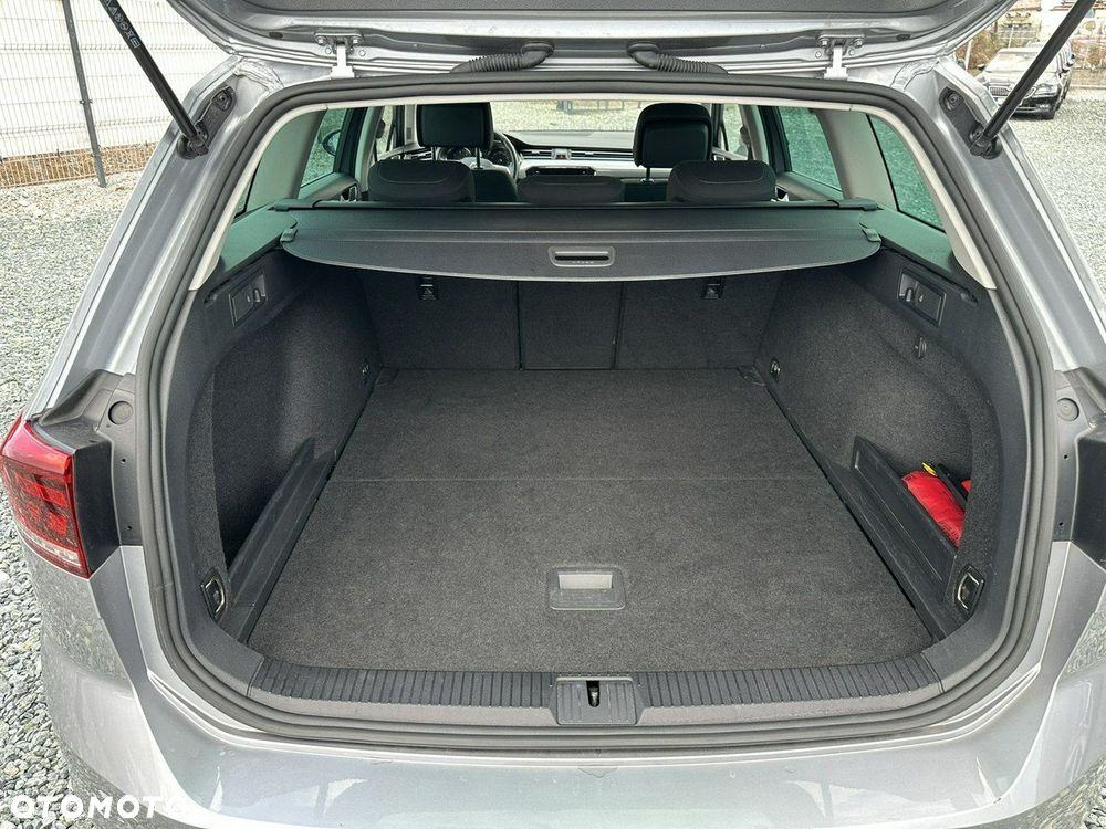 Volkswagen Passat - 31