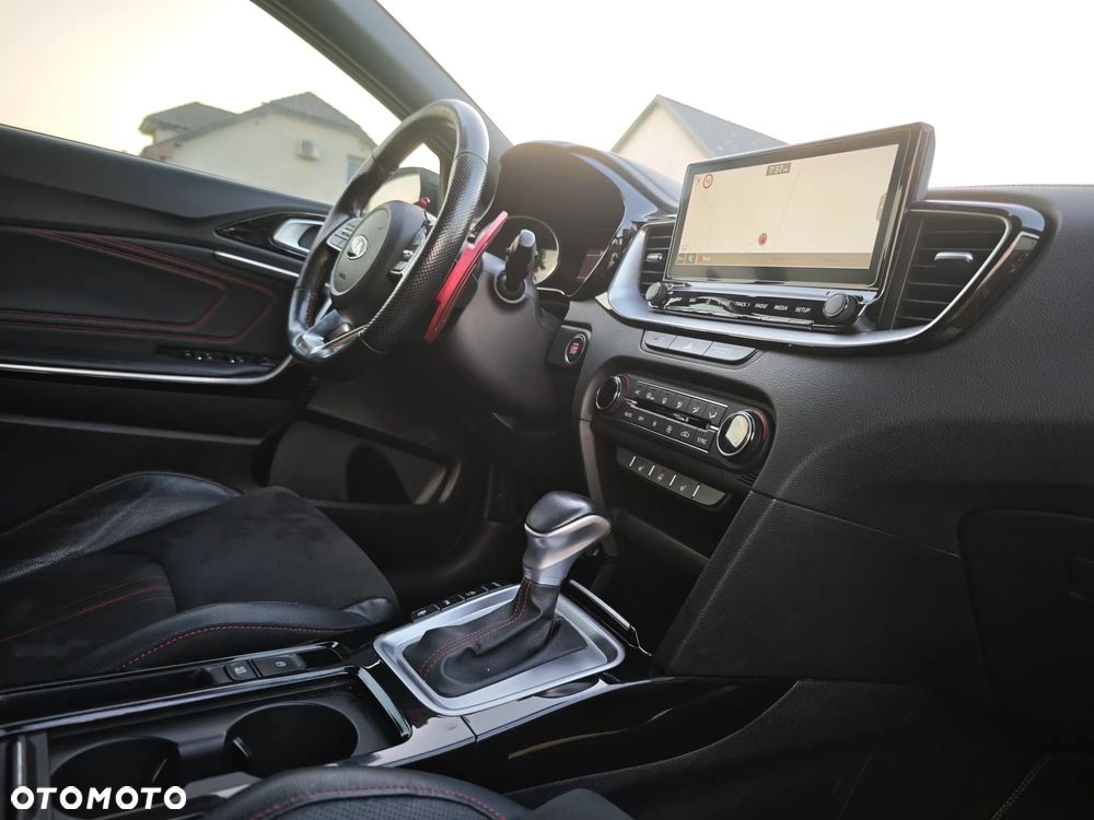 Kia ProCeed 1.6 T-GDI GT DCT - 33