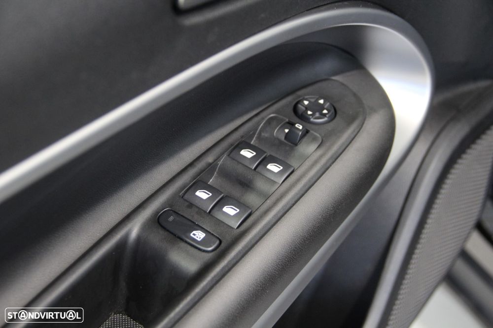 Jeep Avenger 1.2 GSE T3 Altitude - 6