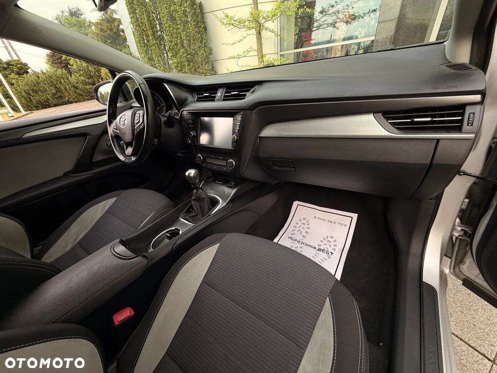 Toyota Avensis 2.0 Prestige MS - 27