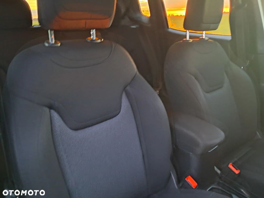 Jeep Renegade - 28
