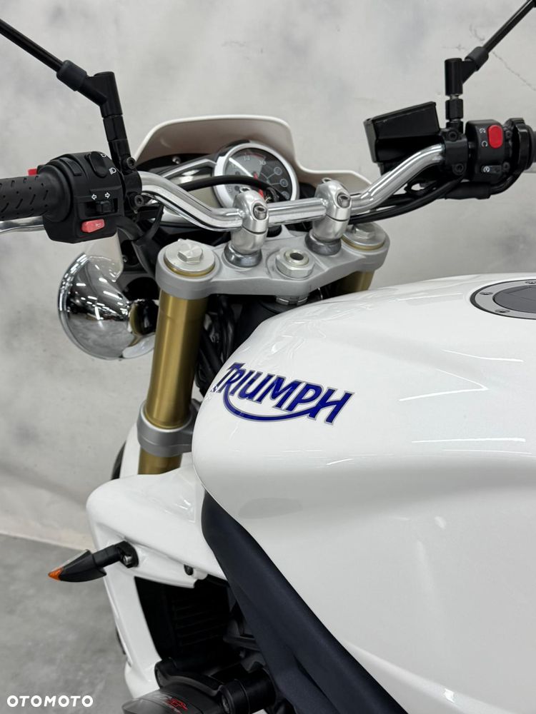 Triumph Street Triple - 17