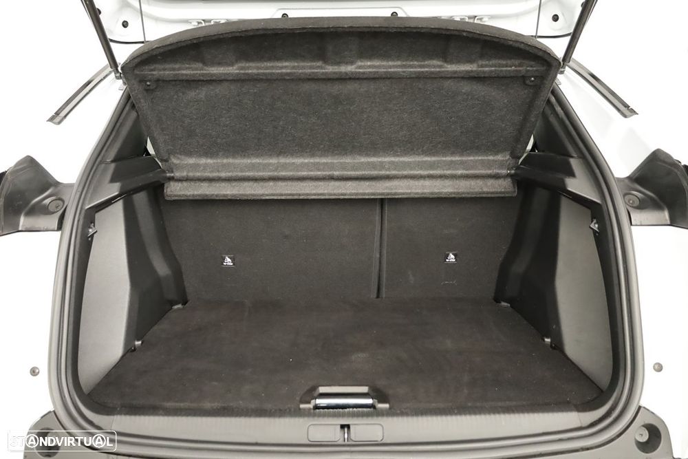 Peugeot 2008 1.2 PureTech Allure - 24